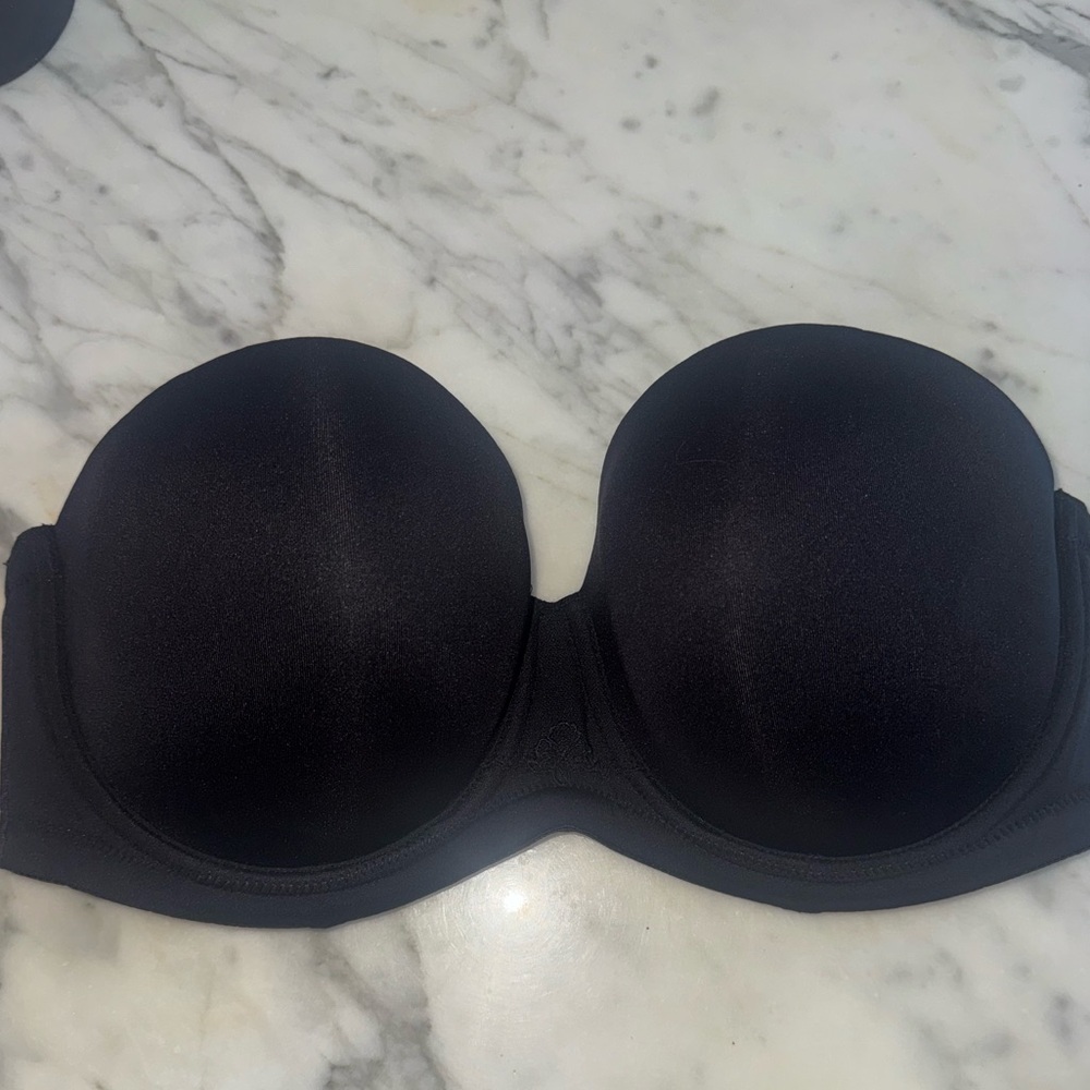 Elegant Black Strapless Bra NWT